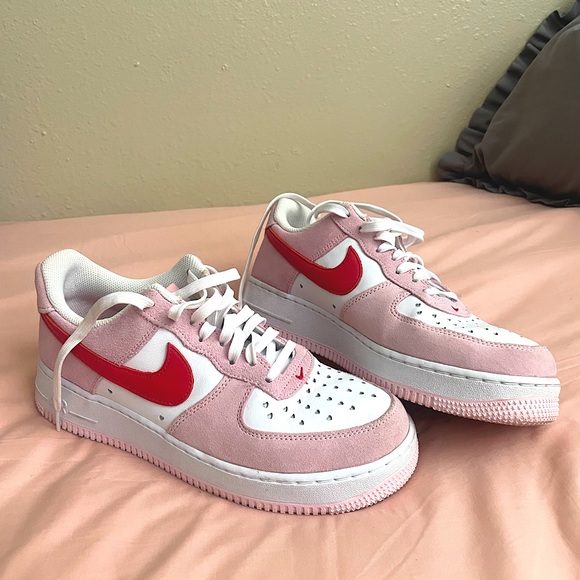 Nike Air Force Valentine's Day LIMITED EDITION